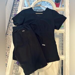 GREY’S ANATOMY BLACK SCRUB SET (Med/Med Tall)